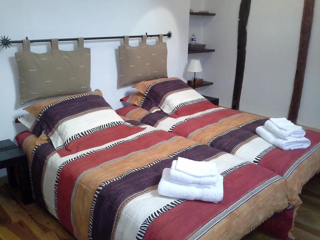 Maison D'Hotes Brameloup Jardin Ovale Coudures Room photo